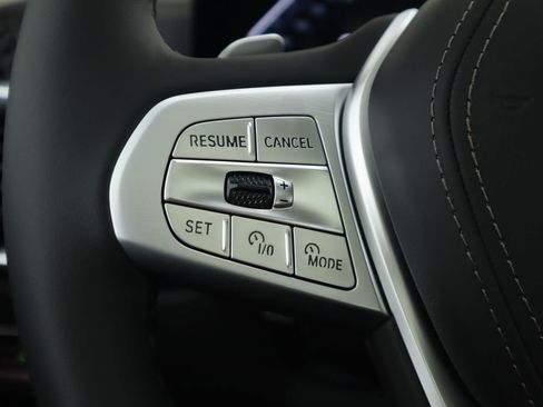 Certified 2026 BMW X7 xDrive40i w/ Premium Package image 12