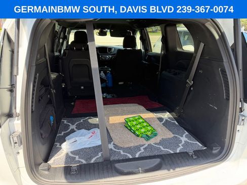 Used 2019 Chrysler Pacifica Touring Plus w/ Advanced Safetytec Group FWD image 21