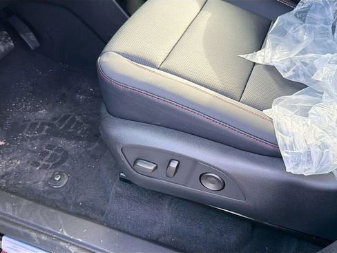 New 2026 Chevrolet Traverse Z71 w/ Driver Confidence Package image 13