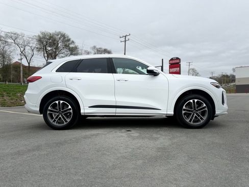 Used 2025 Audi Q5 Premium w/ Convenience Package AWD/4WD image 8