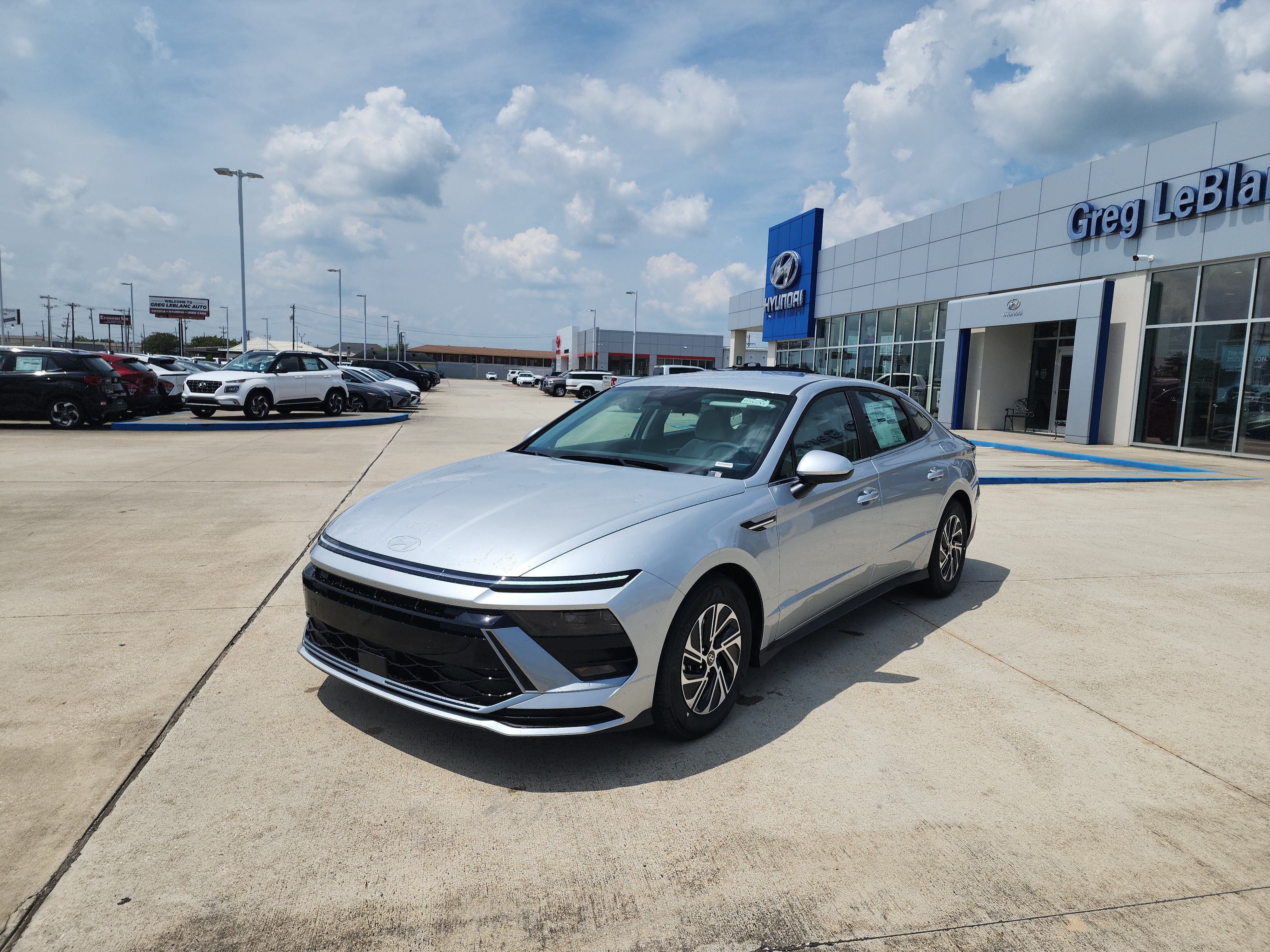 New 2026 Hyundai Sonata Blue FWD image 3