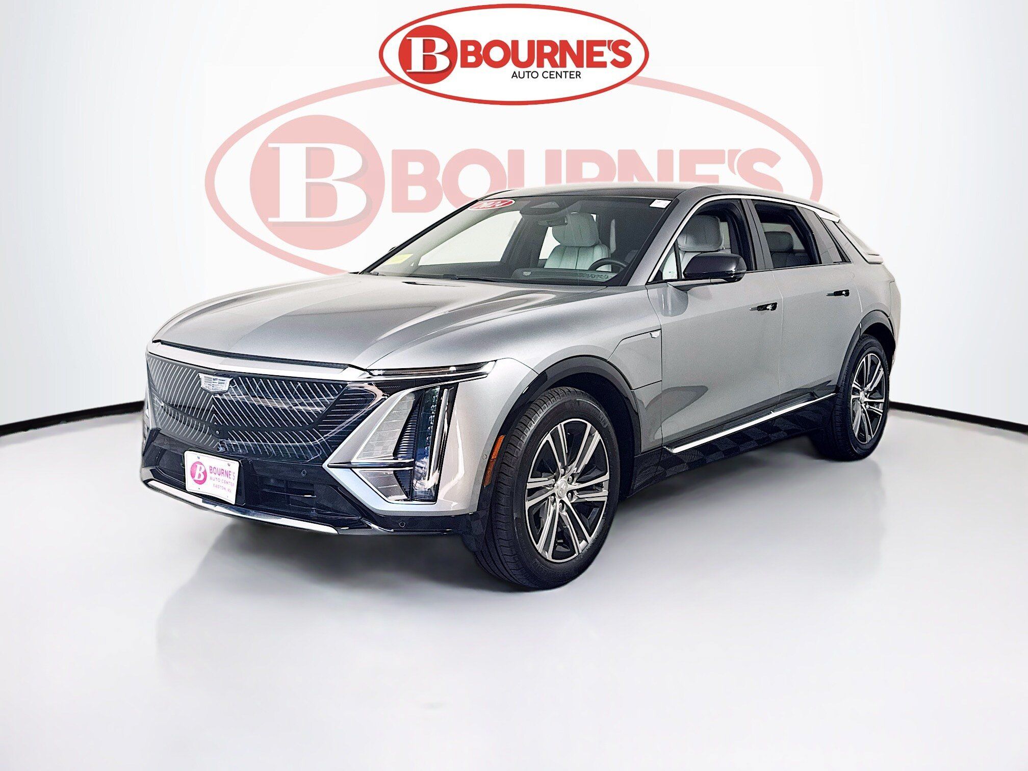 Used 2024 Cadillac Lyriq Luxury w/ LPO, Floor Liner Package AWD/4WD image 7