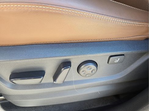 Used 2025 Nissan Armada Platinum Reserve image 15