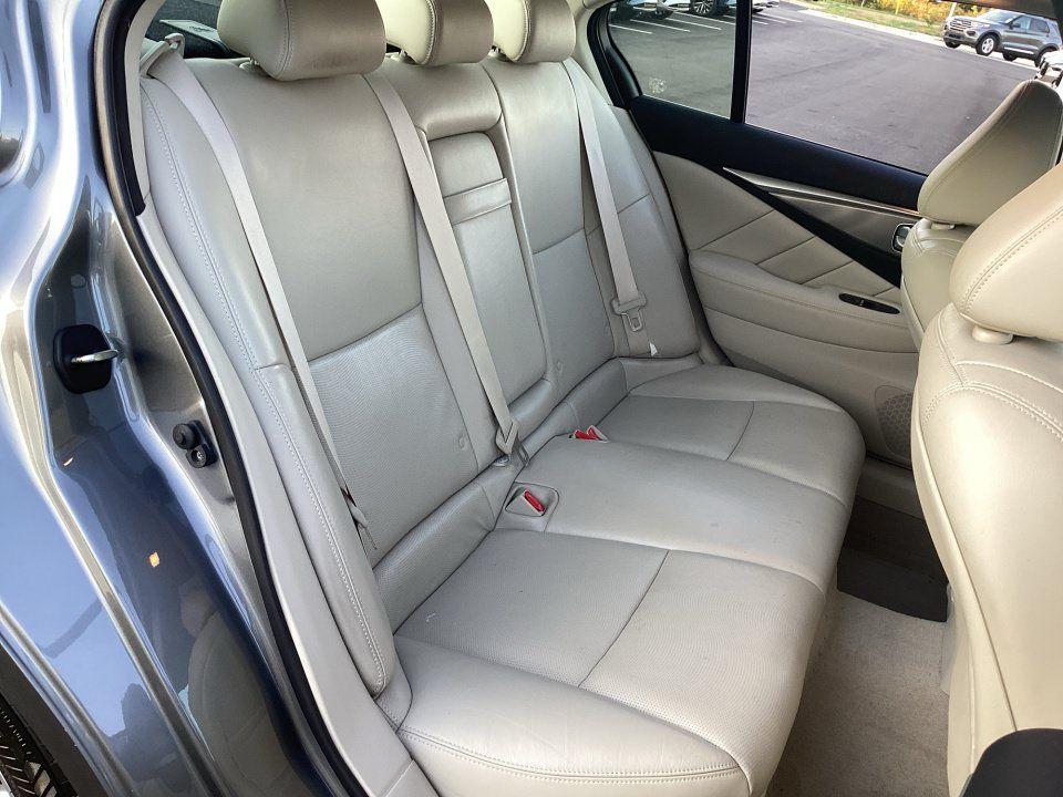 Used 2015 INFINITI Q50 Premium w/ Navigation Package RWD image 33