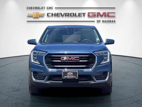 Used 2024 GMC Terrain SLE AWD/4WD image 8