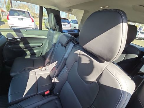 Certified 2025 Volvo XC90 T8 Ultra AWD/4WD image 6