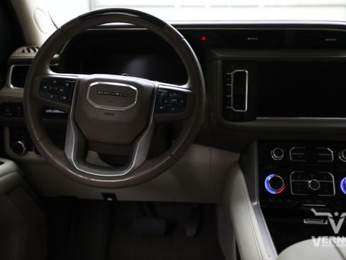 Used 2024 GMC Yukon XL Denali w/ Advanced Technology Package AWD/4WD image 8