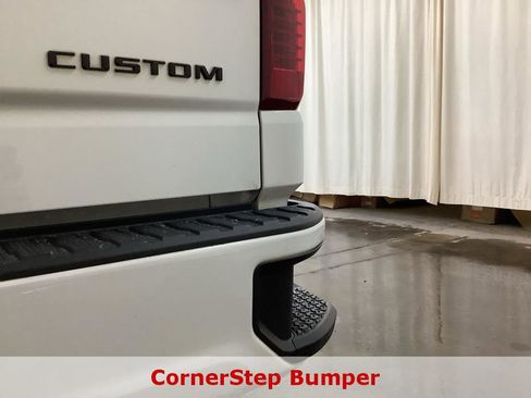 Used 2022 Chevrolet Silverado 1500 Custom image 12