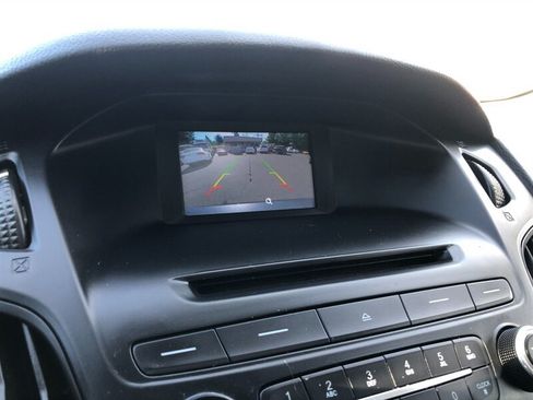Used 2015 Ford Focus SE FWD image 14