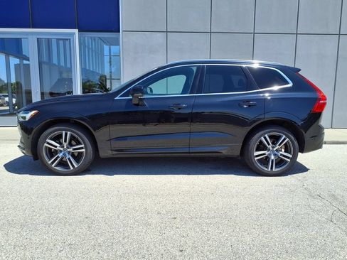 Used 2019 Volvo XC60 T5 Momentum w/ Multimedia Package AWD/4WD image 3