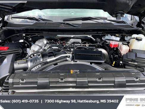 Used 2025 Chevrolet Silverado 2500 Custom w/ Custom Value Package image 9