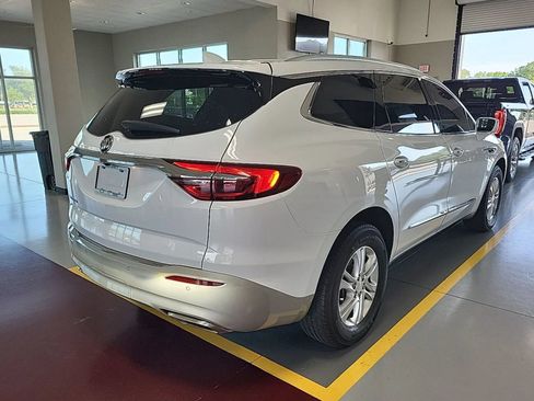 Used 2020 Buick Enclave Essence FWD image 3
