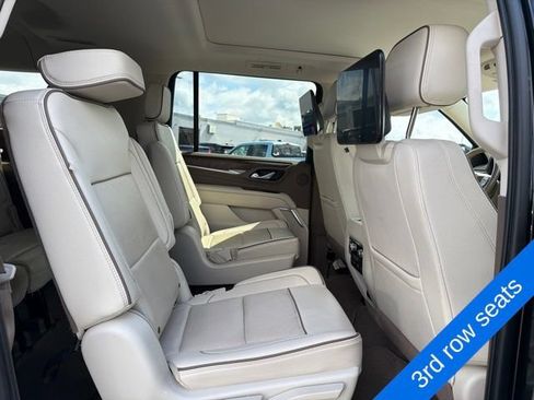 Used 2022 GMC Yukon XL Denali w/ Denali Ultimate Package AWD/4WD image 10