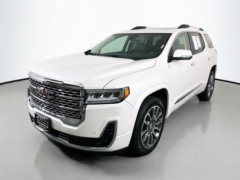 Used 2022 GMC Acadia Denali w/ Denali Technology Package FWD image 3