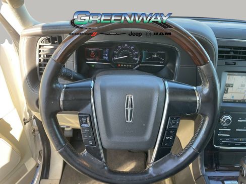 Used 2015 Lincoln Navigator 4WD w/ Equipment Group 101A Reserve image 30