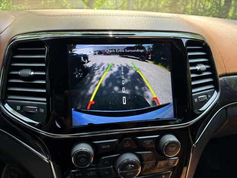 Used 2020 Jeep Grand Cherokee Overland image 26