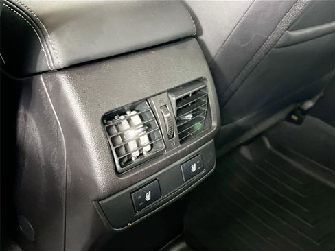 Used 2017 Subaru Legacy 3.6R Limited image 22