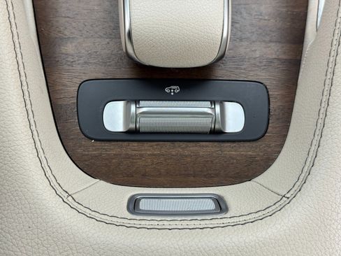 Used 2022 Mercedes-Benz GLS 450 4MATIC image 37