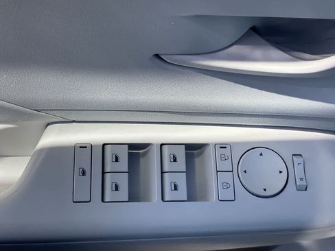 Used 2024 Hyundai Kona SE image 13