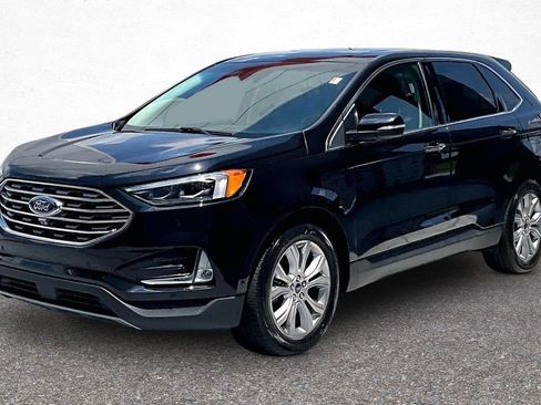 Used 2019 Ford Edge Titanium w/ Equipment Group 301A AWD/4WD image 4