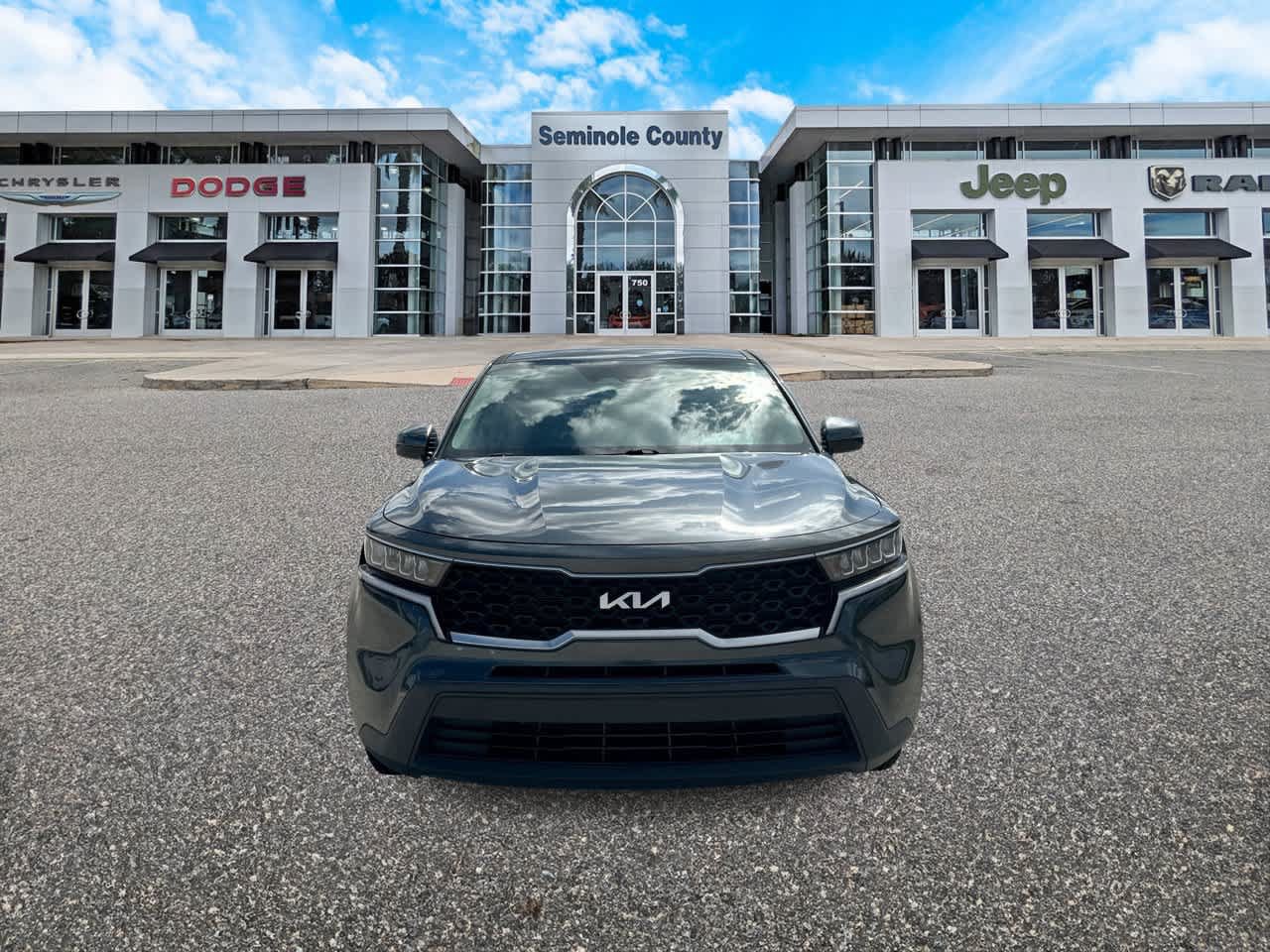 Used 2022 Kia Sorento LX FWD image 3