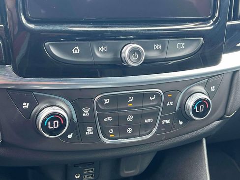 Used 2023 Chevrolet Traverse Premier AWD/4WD image 32