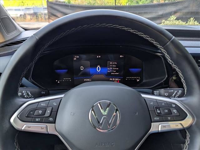 Certified 2023 Volkswagen Taos SE w/ Panoramic Sunroof Package FWD image 37