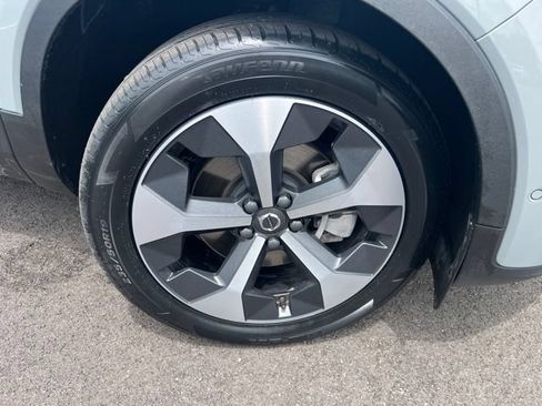 Used 2024 Volvo XC40 B5 Plus AWD/4WD image 34