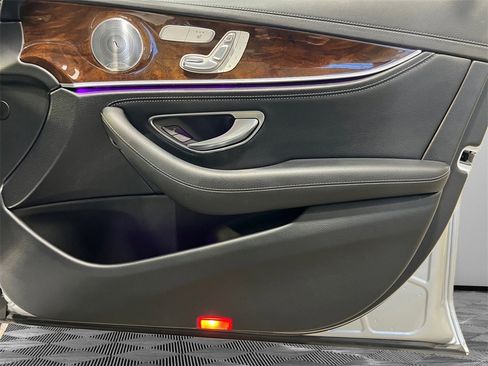 Used 2017 Mercedes-Benz E 300 4MATIC image 14