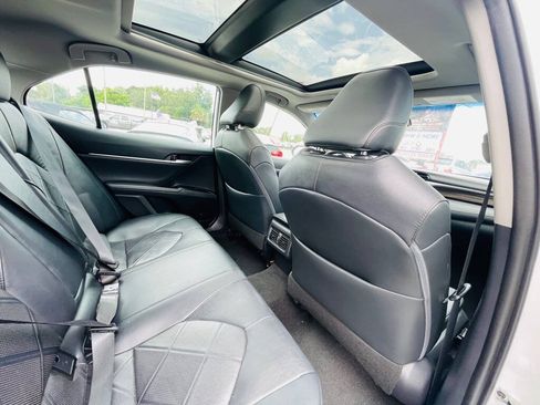 Used 2019 Toyota Camry XLE FWD image 19