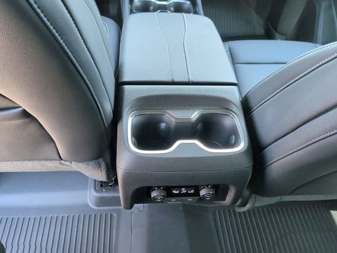 New 2026 Chevrolet Traverse LT w/ Midnight/Sport Edition FWD image 37