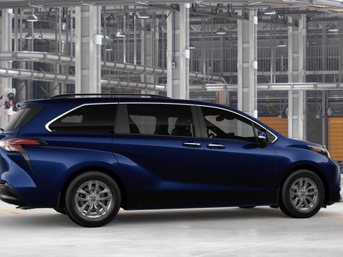 New 2026 Toyota Sienna XLE FWD image 13