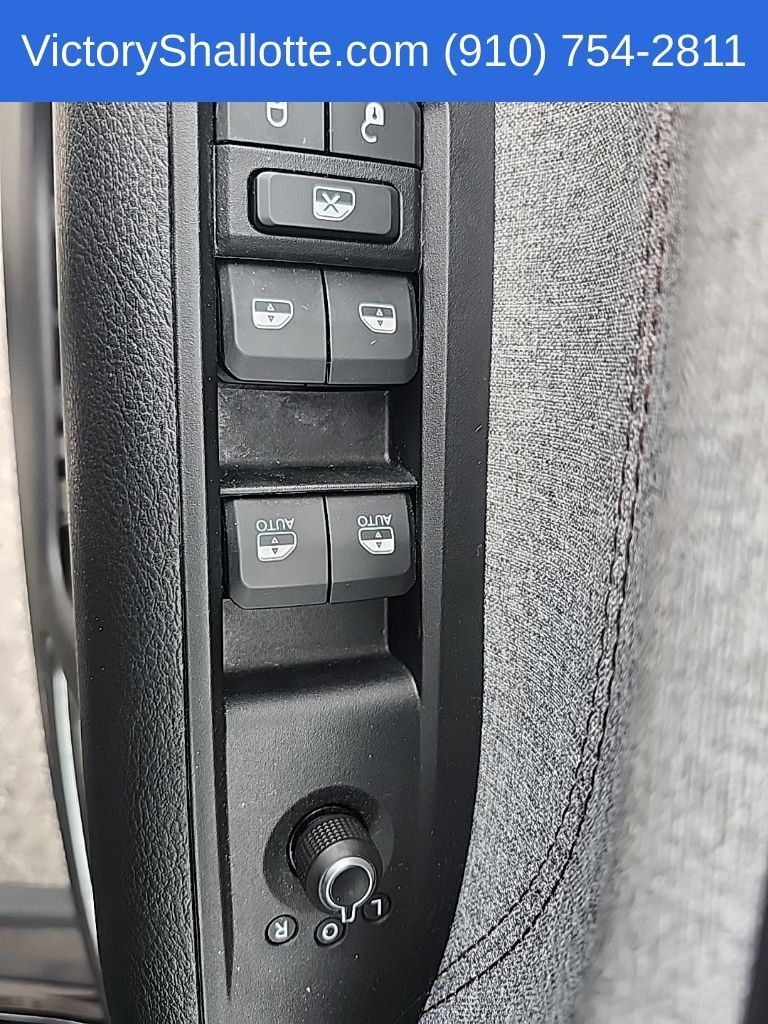 Used 2022 Jeep Compass Latitude w/ Sun and Sound Group AWD/4WD image 19