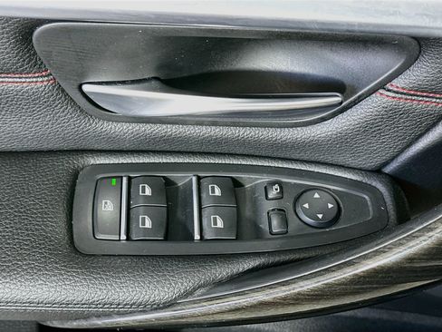 Used 2018 BMW 330i xDrive Sedan w/ Convenience Package AWD/4WD image 15