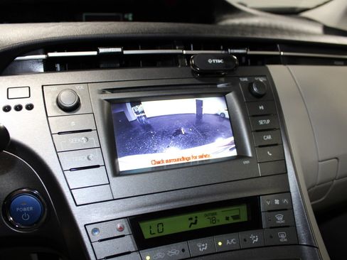 Used 2015 Toyota Prius Two FWD image 16