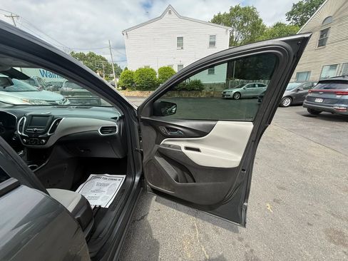 Used 2018 Chevrolet Equinox LS AWD/4WD image 21