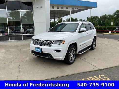 Used 2019 Jeep Grand Cherokee Overland AWD/4WD image 2
