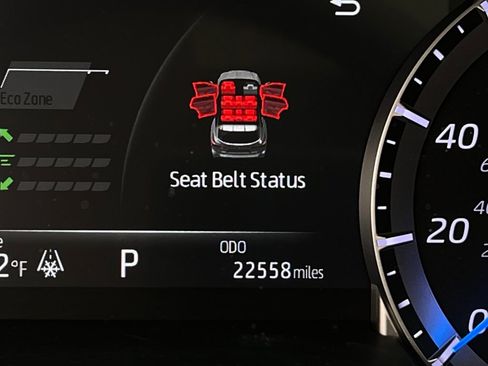 Used 2023 Toyota Highlander XLE image 18