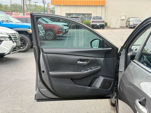 Used 2025 Nissan Sentra SV w/ All-Weather Package FWD image 14