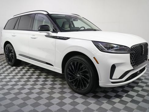 New 2026 Lincoln Aviator Reserve AWD/4WD image 8
