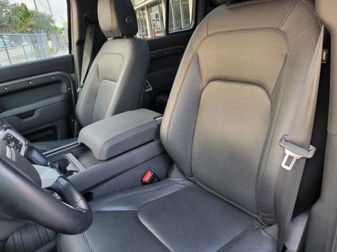 Used 2024 Land Rover Defender 110 S image 20