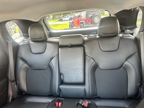 Used 2020 Jeep Cherokee Latitude Plus AWD/4WD image 22