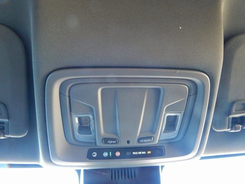 Used 2025 Chevrolet Silverado 2500 LT w/ Convenience Package image 26