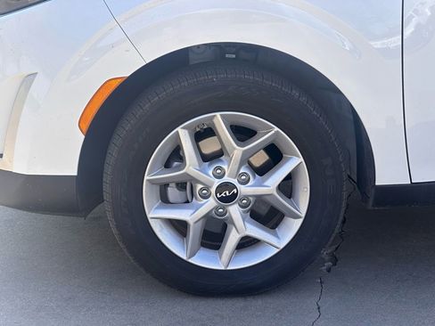 Used 2025 Kia Soul LX image 11