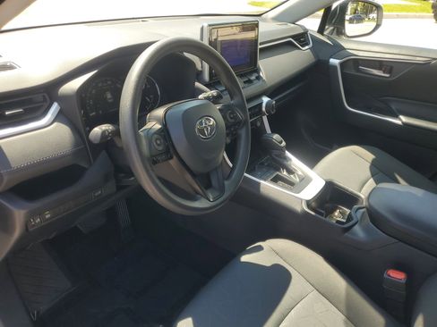 Certified 2025 Toyota RAV4 XLE FWD image 17