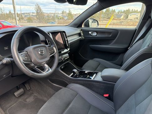 Used 2023 Volvo C40 P8 Recharge Plus w/ Climate Package image 10