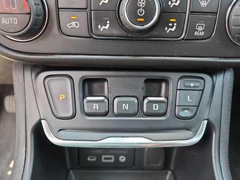 Used 2020 GMC Terrain SLT w/ Preferred Package AWD/4WD image 30