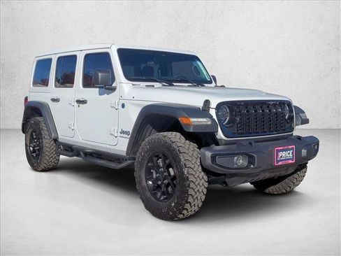 Used 2025 Jeep Wrangler Willys image 3