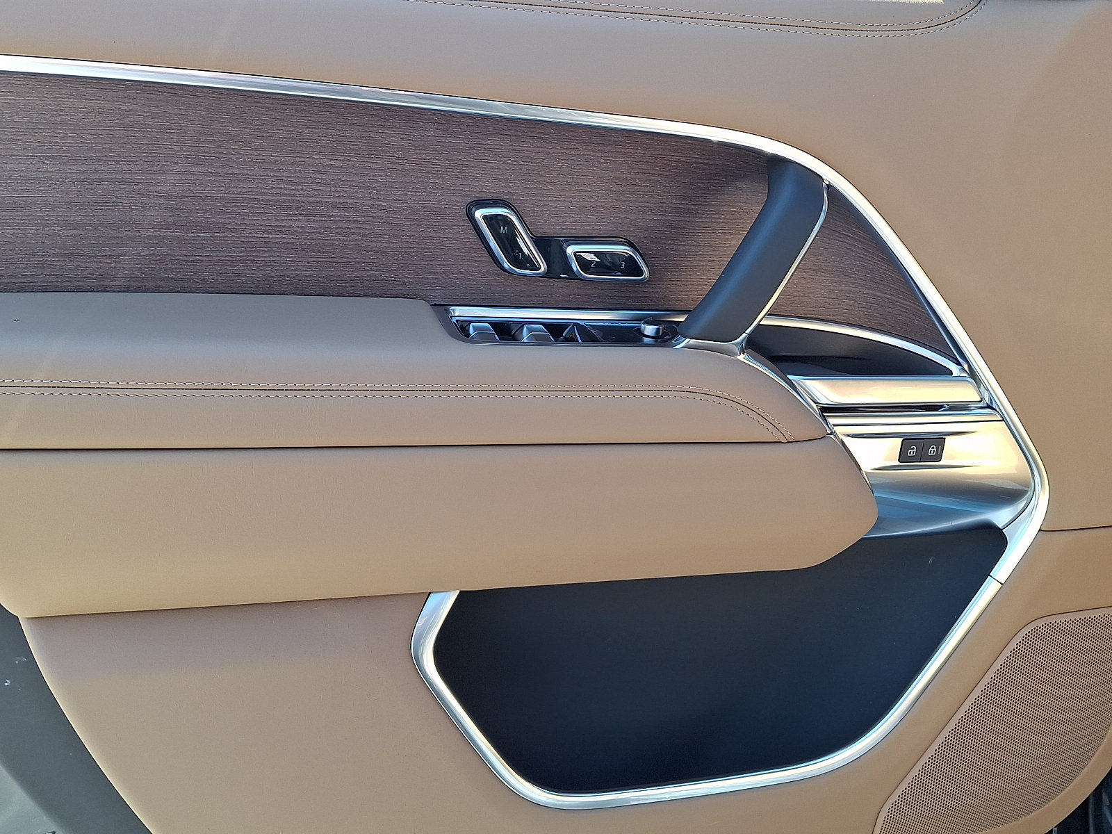 New 2027 Land Rover Range Rover SE AWD/4WD image 9