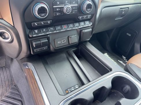 Used 2022 Chevrolet Silverado 2500 High Country w/ Technology Package image 23